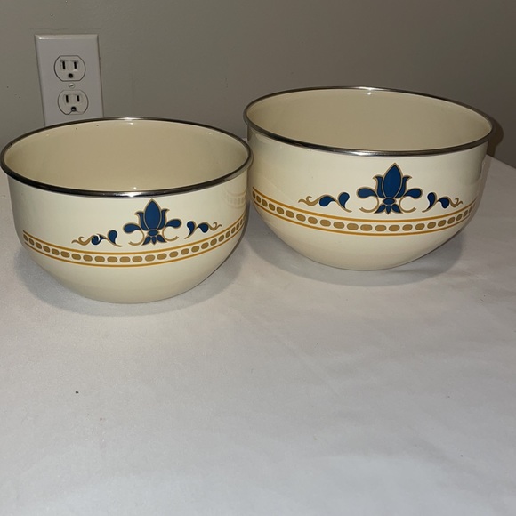 Vintage enamel nesting mixing bowls - Picture 5 of 7